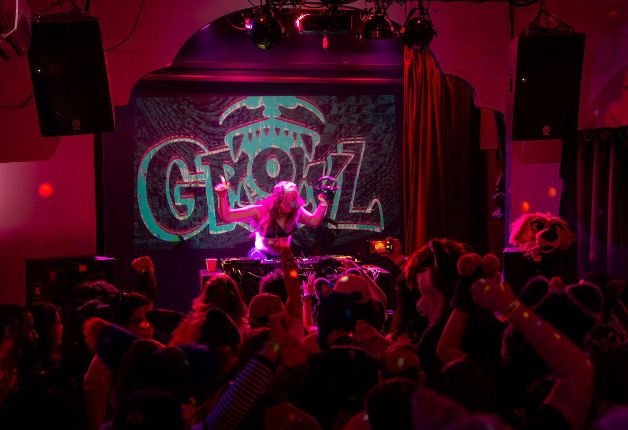 Growl furry party